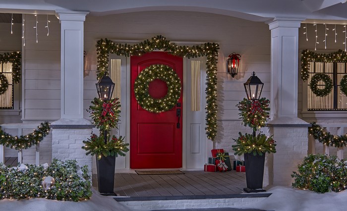 Outdoor christmas tree decoration ideas